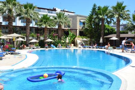 PARKIM AYAZ HOTEL Pools & Beach